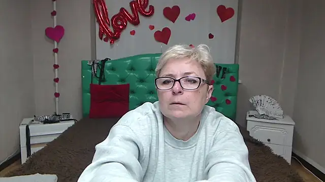 EmiliaGree – Live XXX-chat