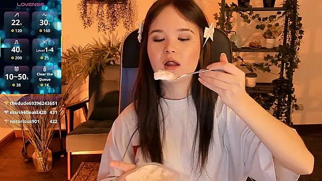 Elainebeness' Live XXX Chat