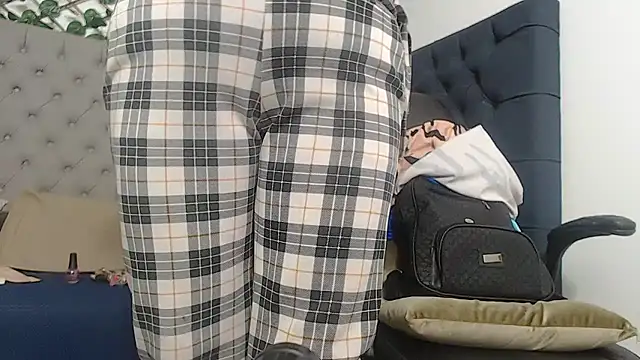 chanel_grant: απευθείας συνομιλία ΧΧΧ