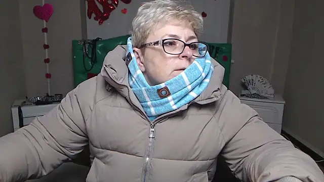 Онлайн чат XXX EmiliaGree