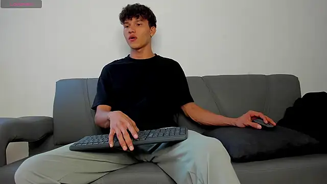 2Amateur_Guys: онлайн-секс-чат