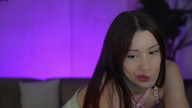 Selena_Glow: онлайн-секс-чат