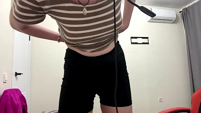 Elira_BreezeのライブXXXチャット