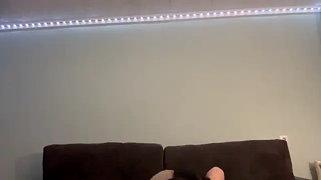 tinykissme: онлайн-секс-чат