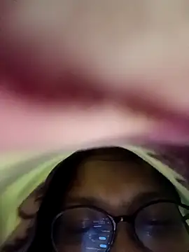 piryasharma005 Adlı Modelin Canlı XXX Sohbeti