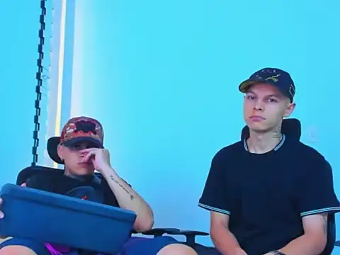 แชท XXX สดของ Thomas-Wil