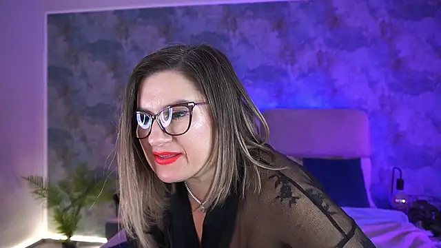 KiraRoxx Live XXX-Chat