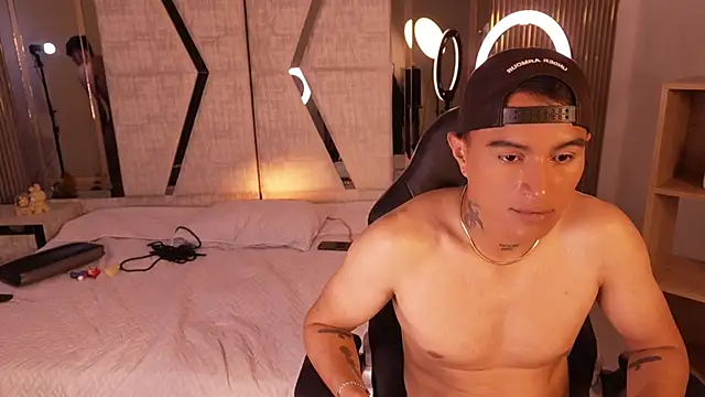 LiamDeep's Live XXX Chat