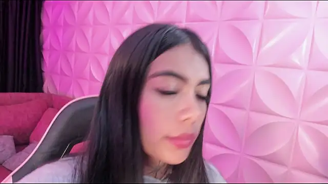 NattGomez Adlı Modelin Canlı XXX Sohbeti