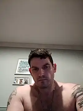 Hixxy_1025's Live XXX Chat