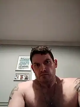 Hixxy_1025 – Naživo XXX chat