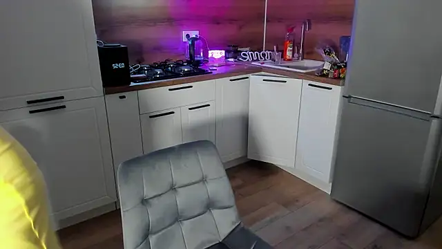 emma77_ 即時 XXX 聊天