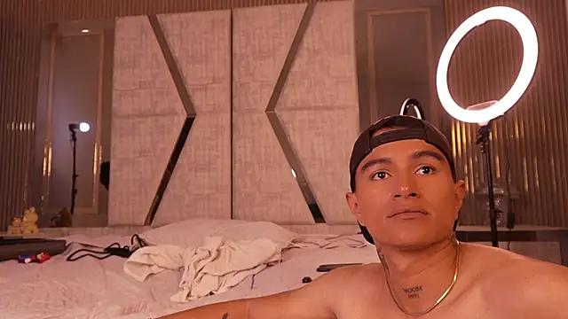 LiamDeep's Live XXX Chat