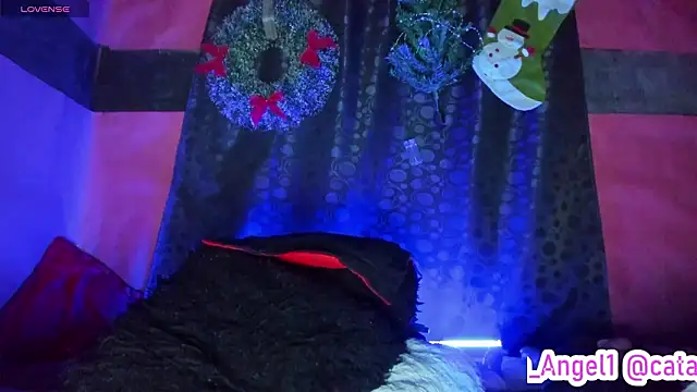 Cata-angel élő XXX-chatje