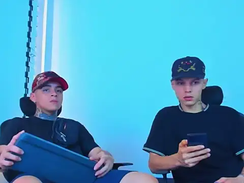 Thomas-Wil Live XXX-Chat