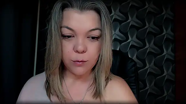 TheDomme élő XXX-chatje