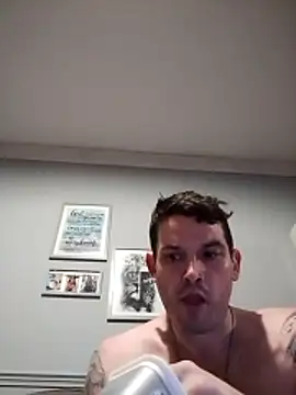 Hixxy_1025のライブXXXチャット