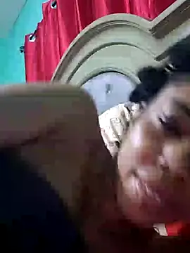 HONEYSWEETS_LIVE élő XXX-chatje