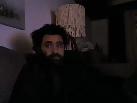 XXX chat uživo modela RoyalPharaoh