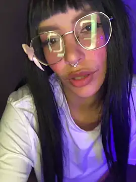 Luna-Chann live XXX chat