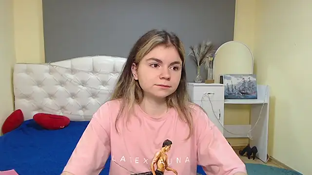 TinaRedly Adlı Modelin Canlı XXX Sohbeti