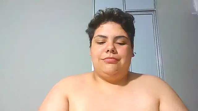 Show modela Hailey_Curvy na web-kameri