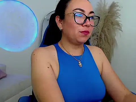 Yadis_hot: онлайн-секс-чат