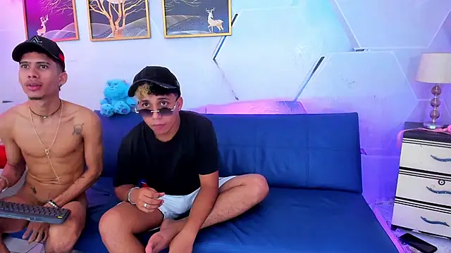 XXX chat uživo modela Roman_cute