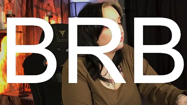 دردشة AsheLucker الجنسية المباشرة