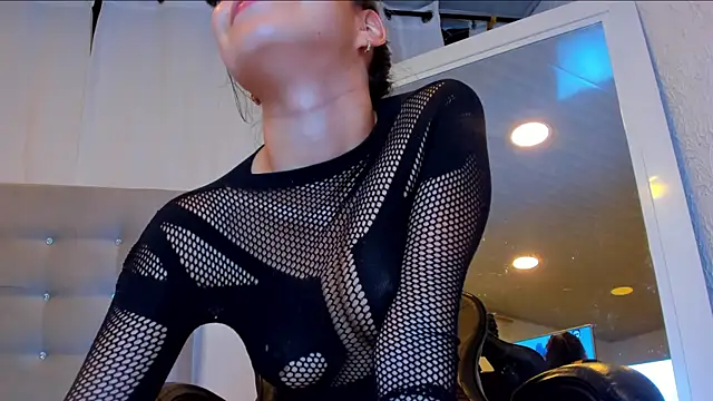 nymphomanyan Live XXX chat