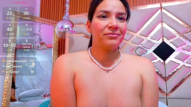 Sluttyandmature লাইভ XXX চ্যাট