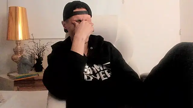 XXX chat uživo modela dark_sun302