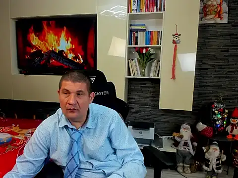 SpartacusDaddy48 Show in webcam