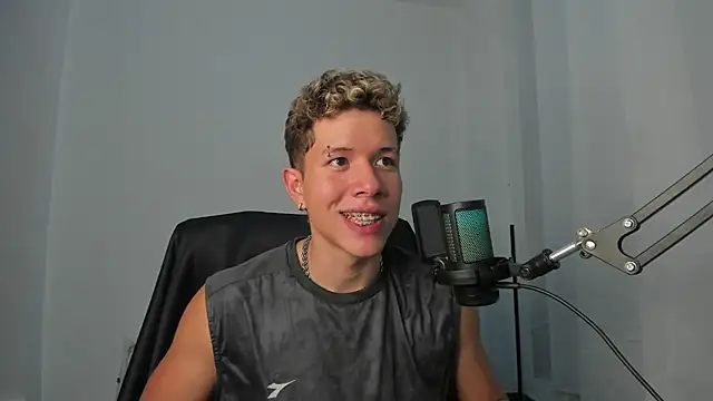 Chat +18 de nathan_blake ao vivo