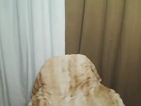 aquariusjulia Adlı Modelin Canlı XXX Sohbeti