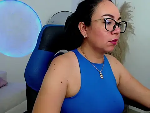 Yadis_hot Live XXX-chat