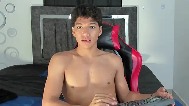 Maximiliano_Khalil's Live XXX Chat