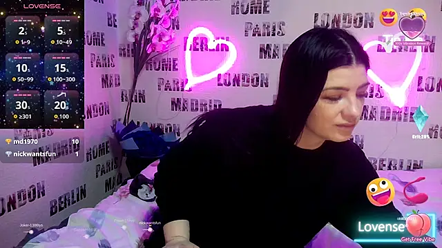 Bya_hootgyrl1's Live XXX Chat