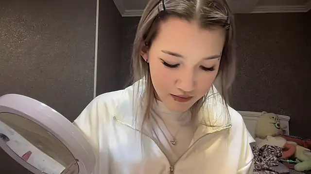 lilXdomii 现场XXX聊天