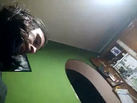 XXX chat uživo modela dildobetto89