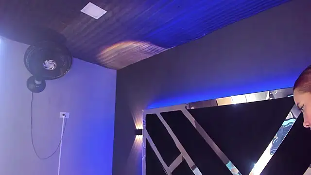 LolaGray__n Webbikameraesitys