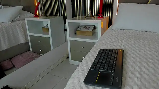 Thaliaa_Queen: απευθείας συνομιλία ΧΧΧ