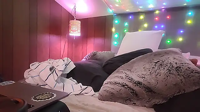 دردشة GinAnnTonic الجنسية المباشرة