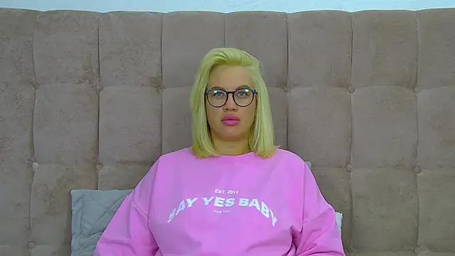 MariaNeumann Live XXX Chat