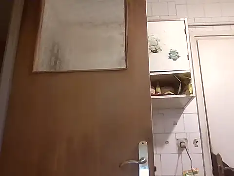 mariusica1@xh Adlı Modelin Canlı XXX Sohbeti