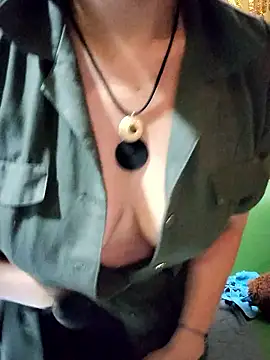 ilonna2025 লাইভ XXX চ্যাট