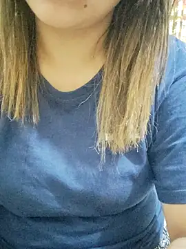 Tanha18 লাইভ XXX চ্যাট