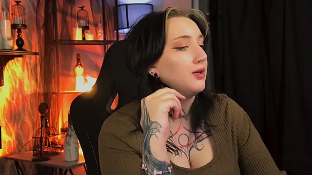 دردشة AsheLucker الجنسية المباشرة