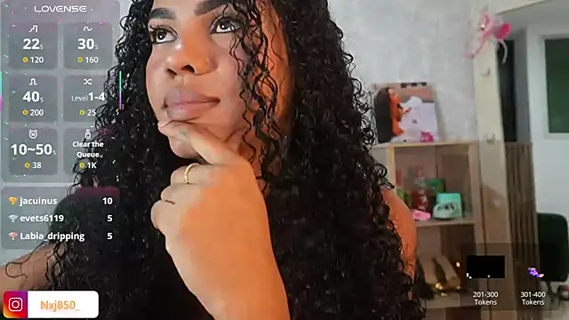 XXX chat uživo modela HOTBLACKANDWHITE2