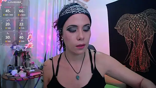 XXX chat uživo modela AmaRiv